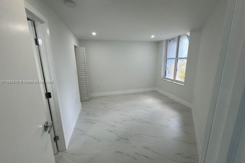 Condominio en alquiler en Aventura, Florida, 2 dormitorios, 116.78 m2 № 1890490 - foto 17