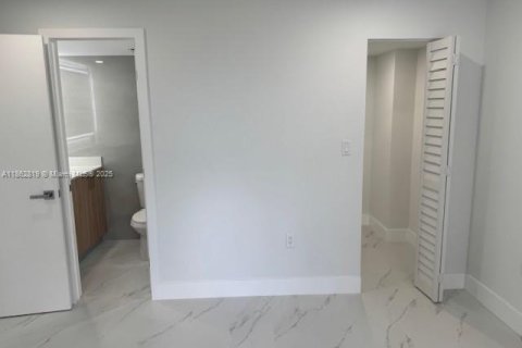 Condominio en alquiler en Aventura, Florida, 2 dormitorios, 116.78 m2 № 1890490 - foto 18