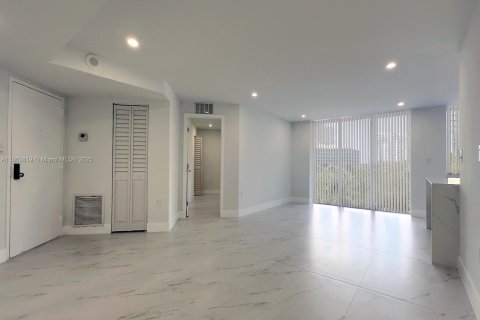 Condominio en alquiler en Aventura, Florida, 2 dormitorios, 116.78 m2 № 1890490 - foto 7