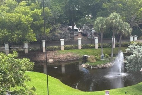 Condominio en alquiler en Aventura, Florida, 2 dormitorios, 116.78 m2 № 1890490 - foto 2