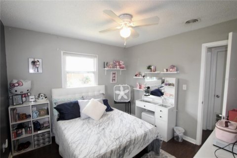 House in Apopka, Florida 4 bedrooms, 130.62 sq.m. № 1843813 - photo 9