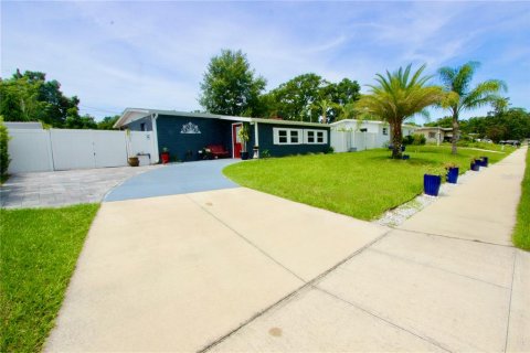 House in Apopka, Florida 4 bedrooms, 130.62 sq.m. № 1843813 - photo 25