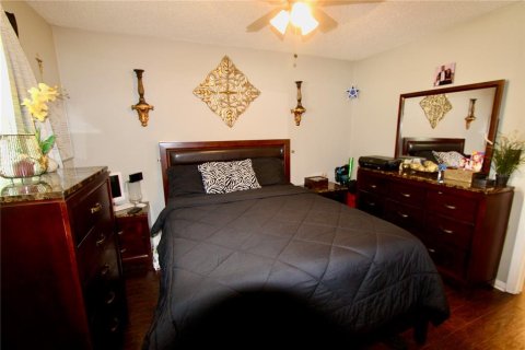 House in Apopka, Florida 4 bedrooms, 130.62 sq.m. № 1843813 - photo 5