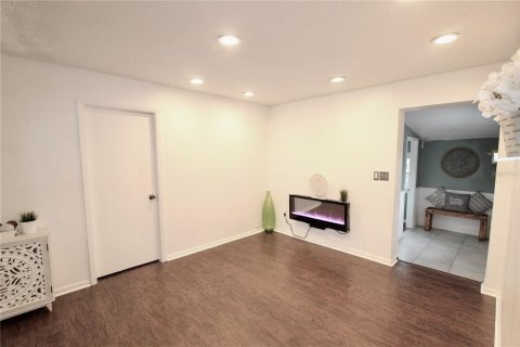 House in Apopka, Florida 4 bedrooms, 130.62 sq.m. № 1843813 - photo 23
