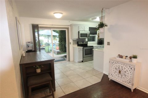 House in Apopka, Florida 4 bedrooms, 130.62 sq.m. № 1843813 - photo 22