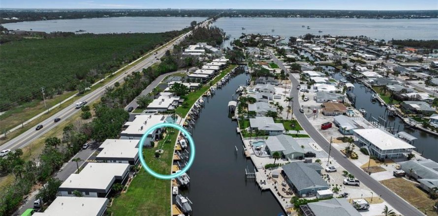 Condominio en Bradenton, Florida, 2 dormitorios № 1737260