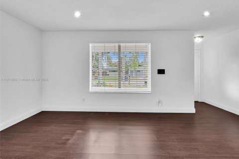 Villa ou maison à louer à Dania Beach, Floride: 3 chambres, 143.07 m2 № 1969703 - photo 15