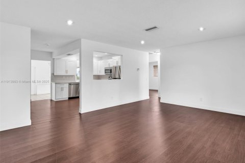 Villa ou maison à louer à Dania Beach, Floride: 3 chambres, 143.07 m2 № 1969703 - photo 8