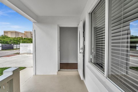 Villa ou maison à louer à Dania Beach, Floride: 3 chambres, 143.07 m2 № 1969703 - photo 6