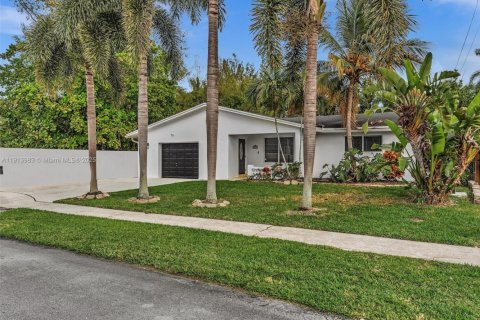 Villa ou maison à louer à Dania Beach, Floride: 3 chambres, 143.07 m2 № 1969703 - photo 2