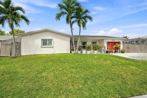 Casa en Miami, Florida 4 dormitorios, 219.25 m2 № 2370253