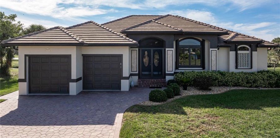 Villa ou maison à Punta Gorda, Floride 3 chambres, 225.38 m2 № 2093724