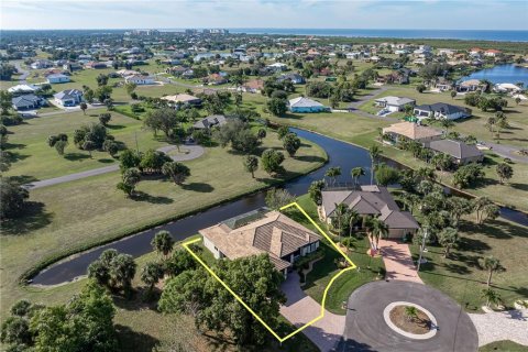 Villa ou maison à vendre à Punta Gorda, Floride: 3 chambres, 225.38 m2 № 2093724 - photo 2