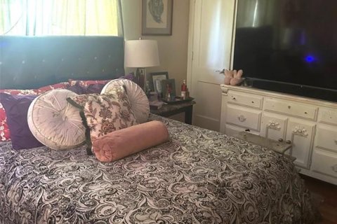 House in Saint Petersburg, Florida 2 bedrooms, 93.83 sq.m. № 1717086 - photo 8