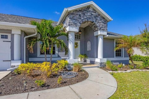 Casa en venta en Port Charlotte, Florida, 3 dormitorios, 217.95 m2 № 1438678 - foto 1