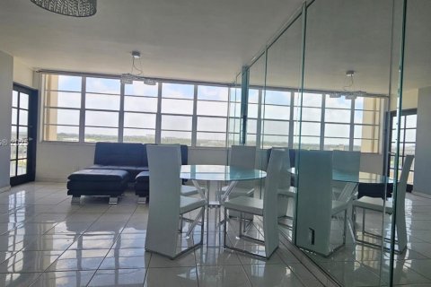 Купить кондоминиум в Норт-Майами-Бич, Флорида 1 спальня, 73.39м2, № 1936243 - фото 4