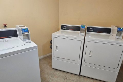 Купить кондоминиум в Норт-Майами-Бич, Флорида 1 спальня, 73.39м2, № 1936243 - фото 8