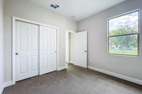 House in North Port, Florida 4 bedrooms, 168.15 sq.m. № 2167377 - photo 29