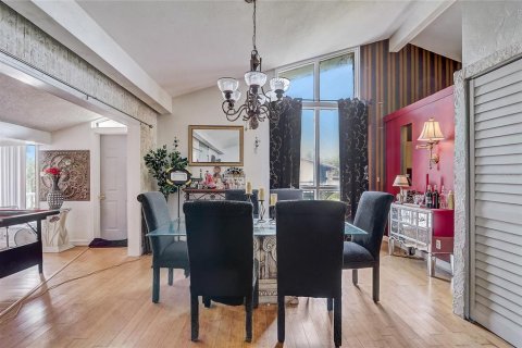 Touwnhouse à vendre à Haines City, Floride: 2 chambres, 181.72 m2 № 1904263 - photo 10