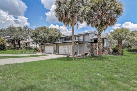 Touwnhouse à vendre à Haines City, Floride: 2 chambres, 181.72 m2 № 1904263 - photo 1