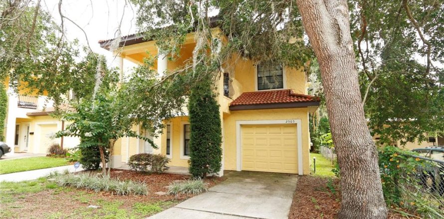 Townhouse in Orlando, Florida 3 bedrooms, 158.96 sq.m. № 2220151