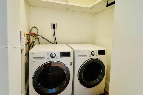 Copropriété à louer à Miami, Floride: 2 chambres, 92.34 m2 № 1986943 - photo 10