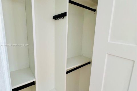 Copropriété à louer à Miami, Floride: 2 chambres, 92.34 m2 № 1986943 - photo 19