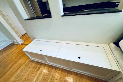 Copropriété à louer à Miami, Floride: 2 chambres, 92.34 m2 № 1986943 - photo 9