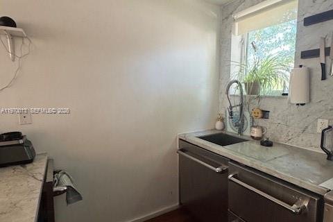 Condo in Miami Beach, Florida, 1 bedroom № 2030813 - photo 7