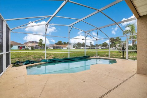 House in Davenport, Florida 3 bedrooms, 138.15 sq.m. № 1901978 - photo 2