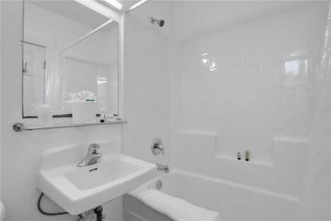 Hotel en venta en Flagler Beach, Florida, 356.28 m2 № 651389 - foto 27