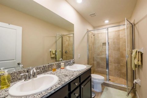 Townhouse in Sarasota, Florida 3 bedrooms, 155.43 sq.m. № 2218747 - photo 11