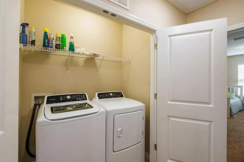 Townhouse in Sarasota, Florida 3 bedrooms, 155.43 sq.m. № 2218747 - photo 16