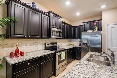Townhouse in Sarasota, Florida 3 bedrooms, 155.43 sq.m. № 2218747 - photo 7