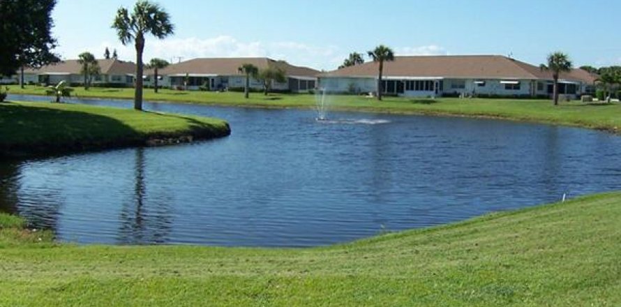 Condominio en Fort Pierce, Florida, 2 dormitorios  № 1098766