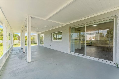 House in New Port Richey, Florida 2 bedrooms, 125.42 sq.m. № 1798058 - photo 24