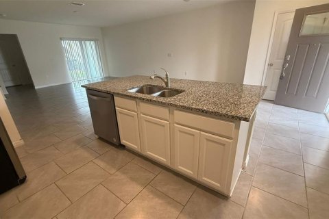 Townhouse in Winter Garden, Florida 3 bedrooms, 145.67 sq.m. № 1898881 - photo 9
