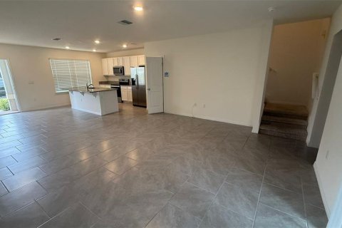 Townhouse in Winter Garden, Florida 3 bedrooms, 145.67 sq.m. № 1898881 - photo 13
