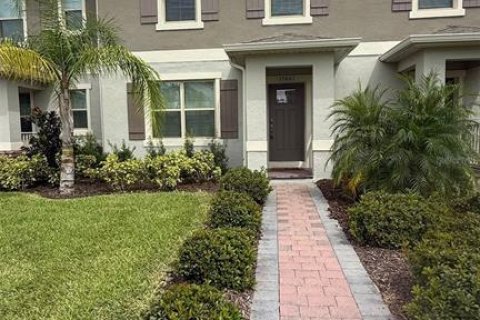 Townhouse in Winter Garden, Florida 3 bedrooms, 145.67 sq.m. № 1898881 - photo 2