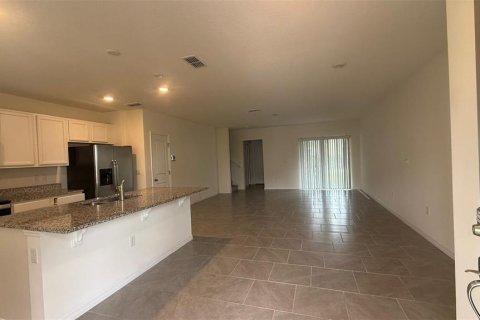 Townhouse in Winter Garden, Florida 3 bedrooms, 145.67 sq.m. № 1898881 - photo 8
