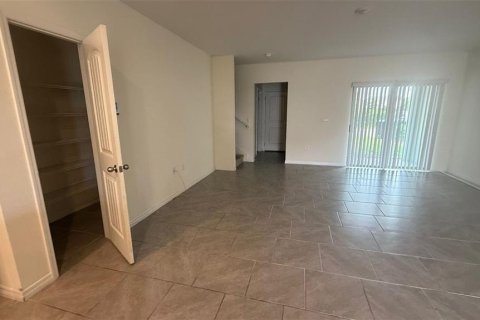 Townhouse in Winter Garden, Florida 3 bedrooms, 145.67 sq.m. № 1898881 - photo 16