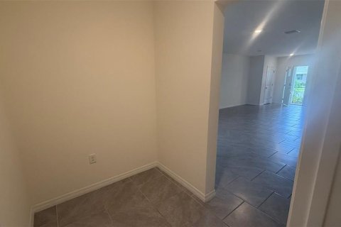 Townhouse in Winter Garden, Florida 3 bedrooms, 145.67 sq.m. № 1898881 - photo 20