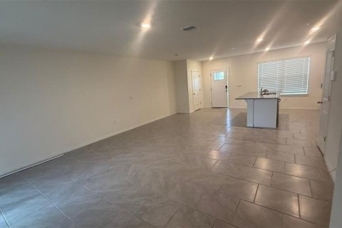 Townhouse in Winter Garden, Florida 3 bedrooms, 145.67 sq.m. № 1898881 - photo 14