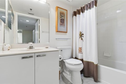 Condo in Bradenton, Florida, 2 bedrooms  № 2103630 - photo 20