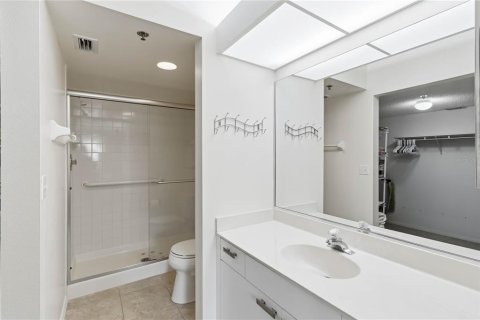 Condo in Bradenton, Florida, 2 bedrooms  № 2103630 - photo 17