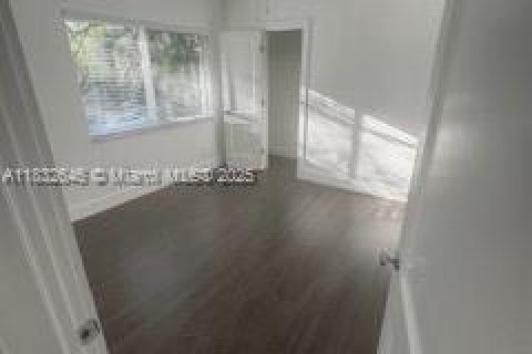 Appartement à louer à Coral Gables, Floride: 2 chambres, 261.43 m2 № 1814568 - photo 2