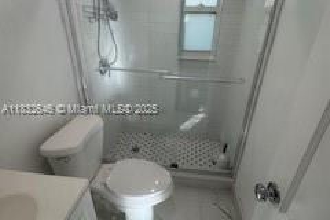 Appartement à louer à Coral Gables, Floride: 2 chambres, 261.43 m2 № 1814568 - photo 3