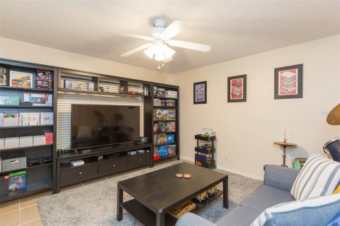 House in Land O' Lakes, Florida 4 bedrooms, 197.7 sq.m. № 1533417 - photo 13