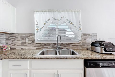 Купить виллу или дом в Маскотт, Флорида 7 комнат, 142.79м2, № 1541818 - фото 13