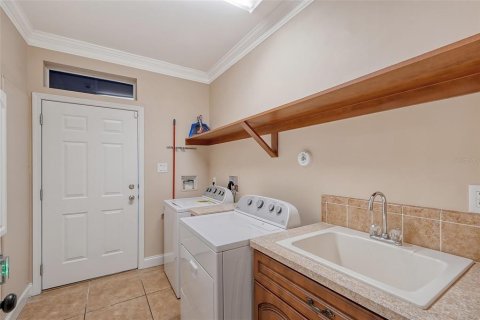 Купить виллу или дом в Сарасота, Флорида 9 комнат, 271.74м2, № 1556013 - фото 30